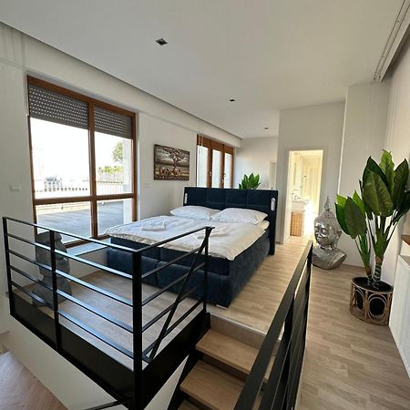 Luxury Penthouse At The Historical Centre With Free Parking Leilighet Bratislava Eksteriør bilde