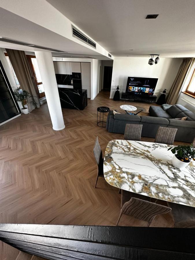 Luxury Penthouse At The Historical Centre With Free Parking Leilighet Bratislava Eksteriør bilde