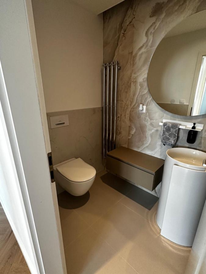 Luxury Penthouse At The Historical Centre With Free Parking Leilighet Bratislava Eksteriør bilde